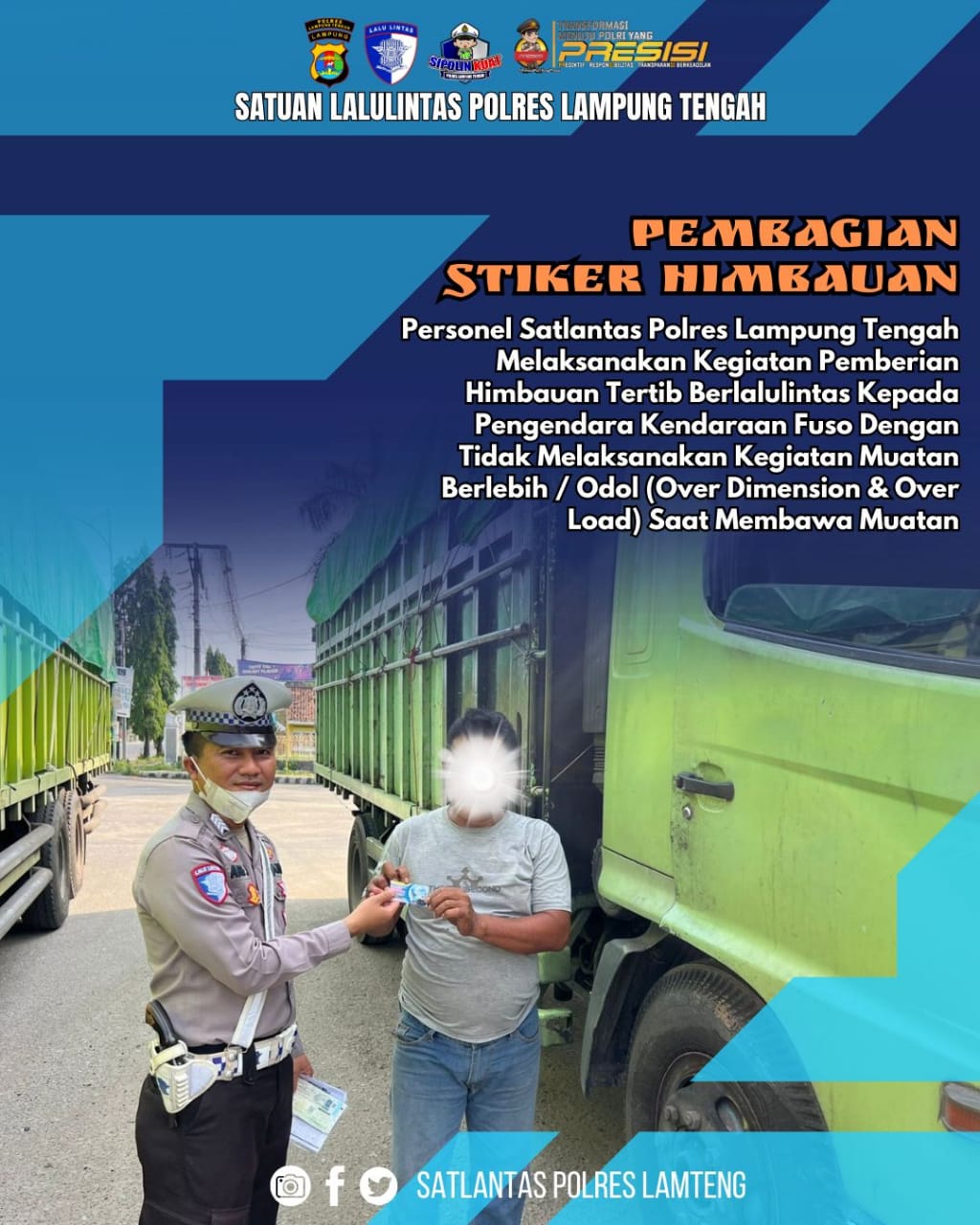 pembagian stiker himbauan kepada pengendara kendaraan fuso