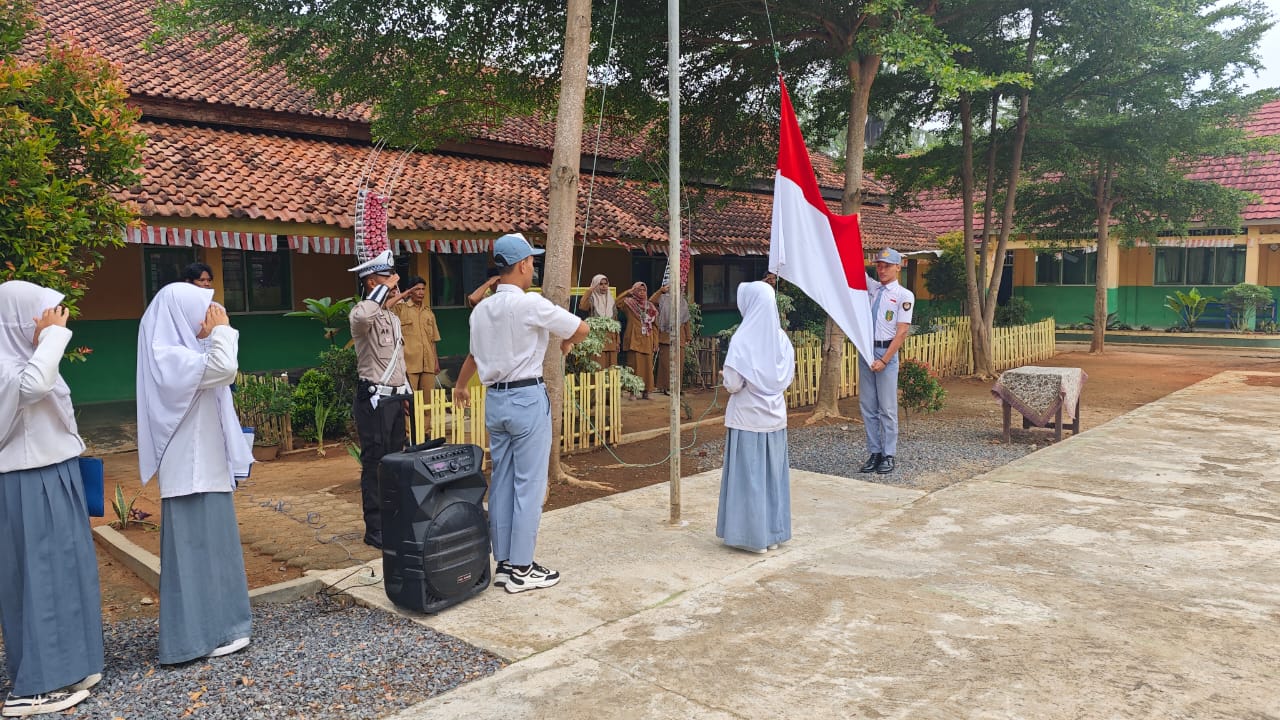 KEGIATAN POLICE GOES TO SCHOOL KE SMP DAN SMA MUHAMMADIYAH TRIMURJO KAB.LAMPUNG TENGAH