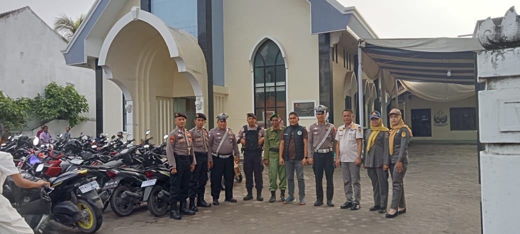 kegiatan pengamanan di beberapa gereja di Wilayah Hukum Polres Lampung Tengah