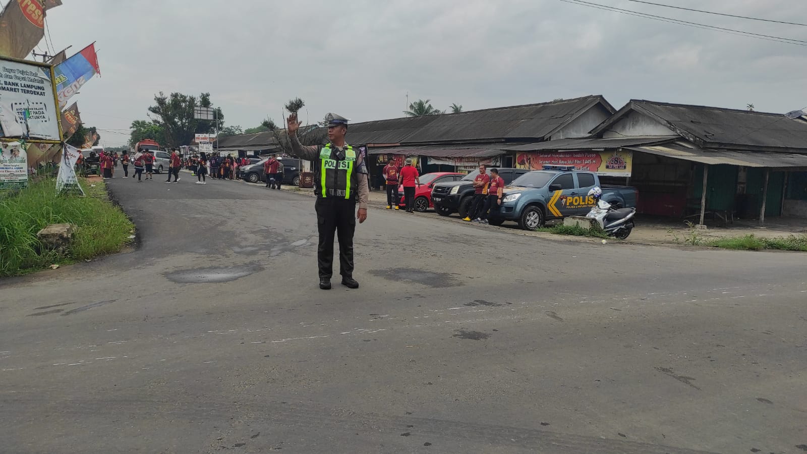 pam pengamanan jalur dan pengawalan kegiatan jalan sehat dan senam