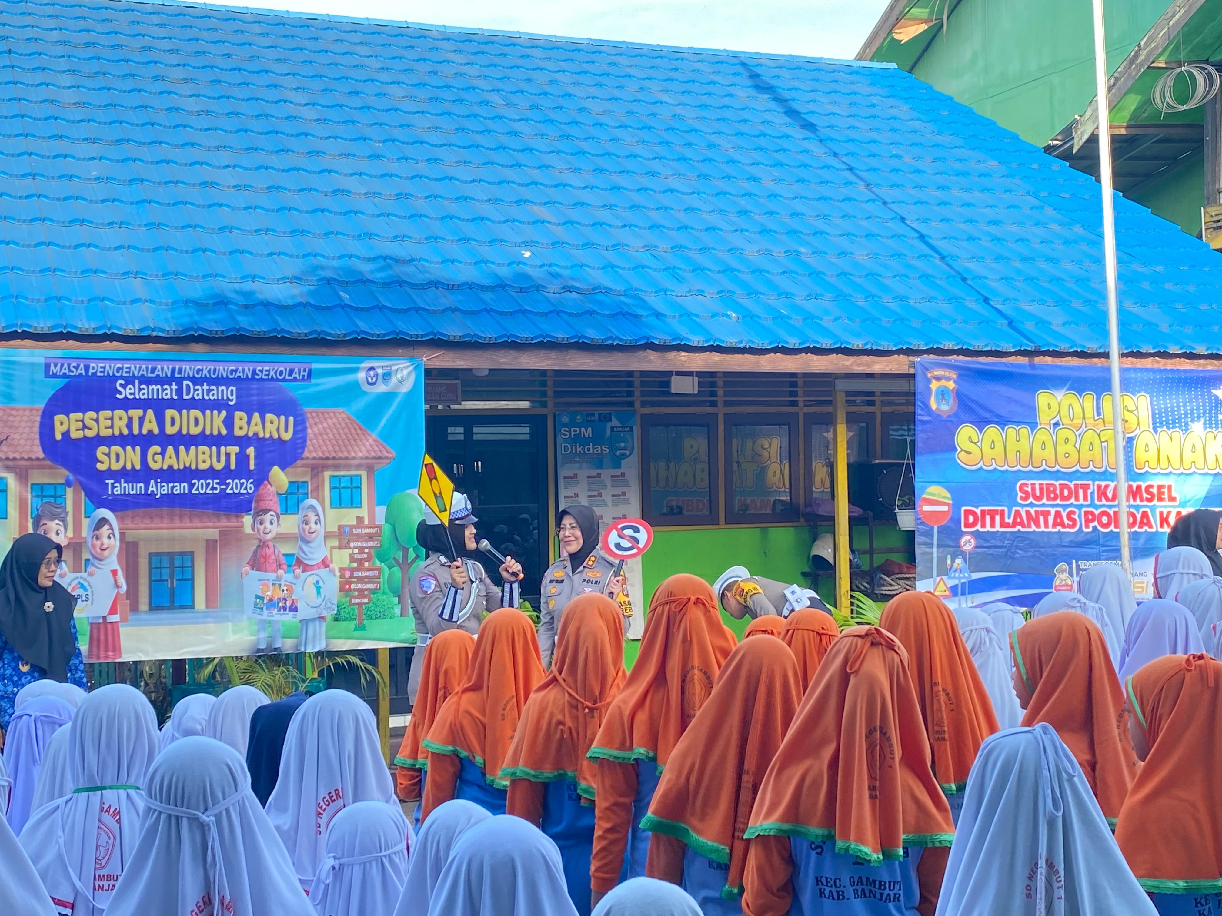 Police Goes To School di Banjar: Pentingnya Helm dan Sabuk Pengaman untuk Keselamatan Anak