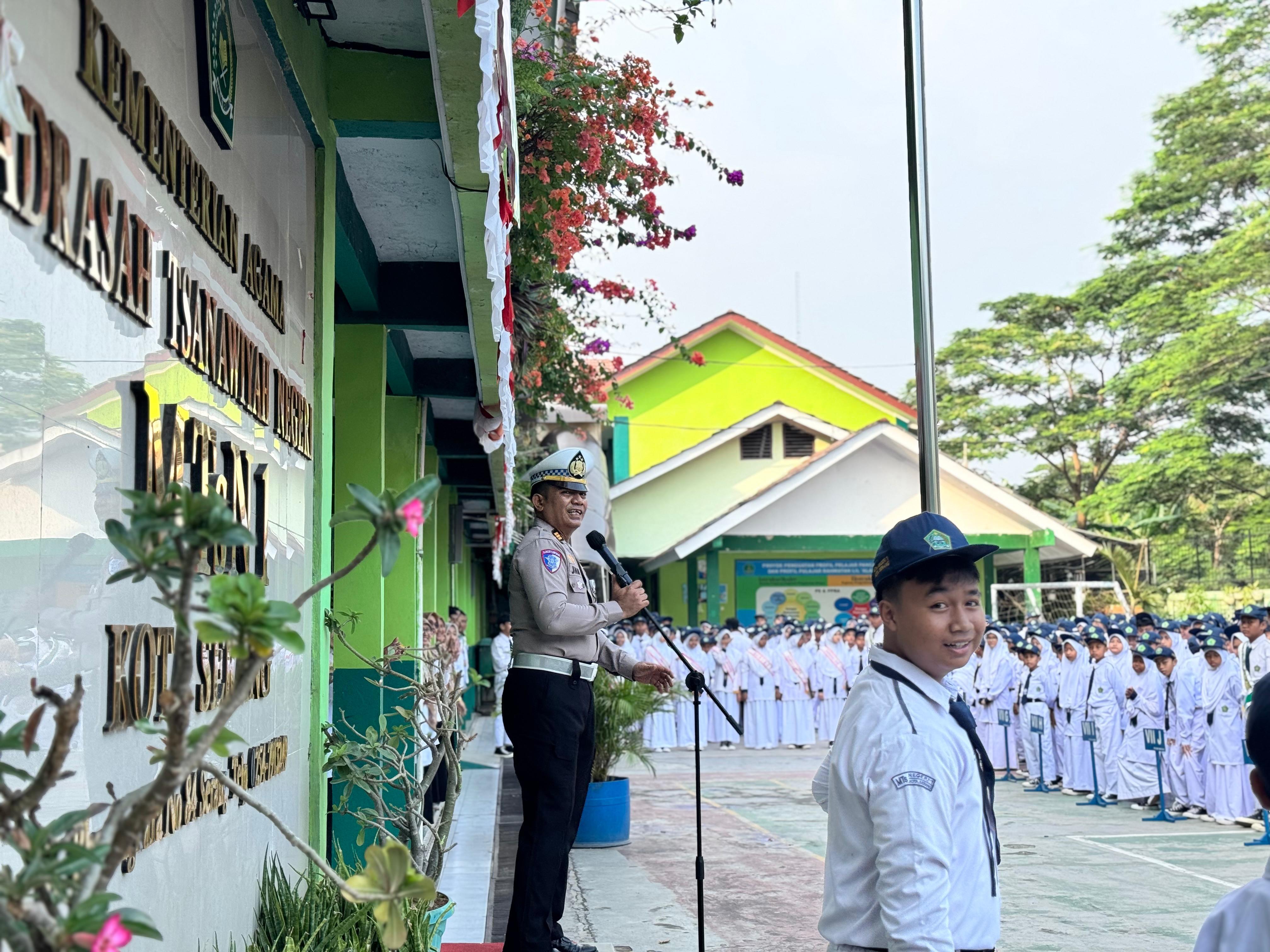Ditlantas Polda Banten Gelar Beyond Trust di MTsN 1 Kota Serang: Wujudkan Generasi Sadar Lalu Lintas