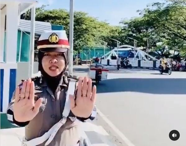 laporan situasi arus lalu lintas di Pos Polisi depan Al-munawar Kota Ternate