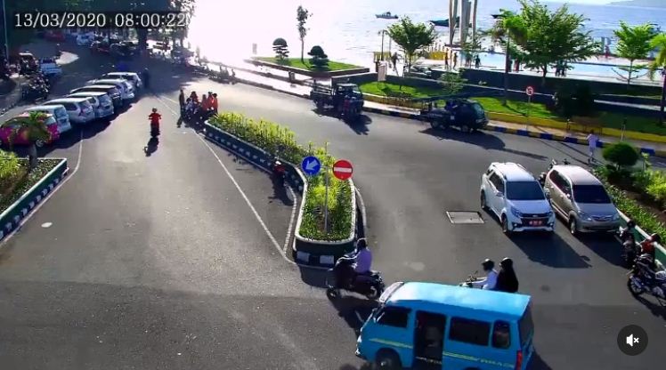 pantauan arus lalu lintas d sekitaran landmark Kota Ternate