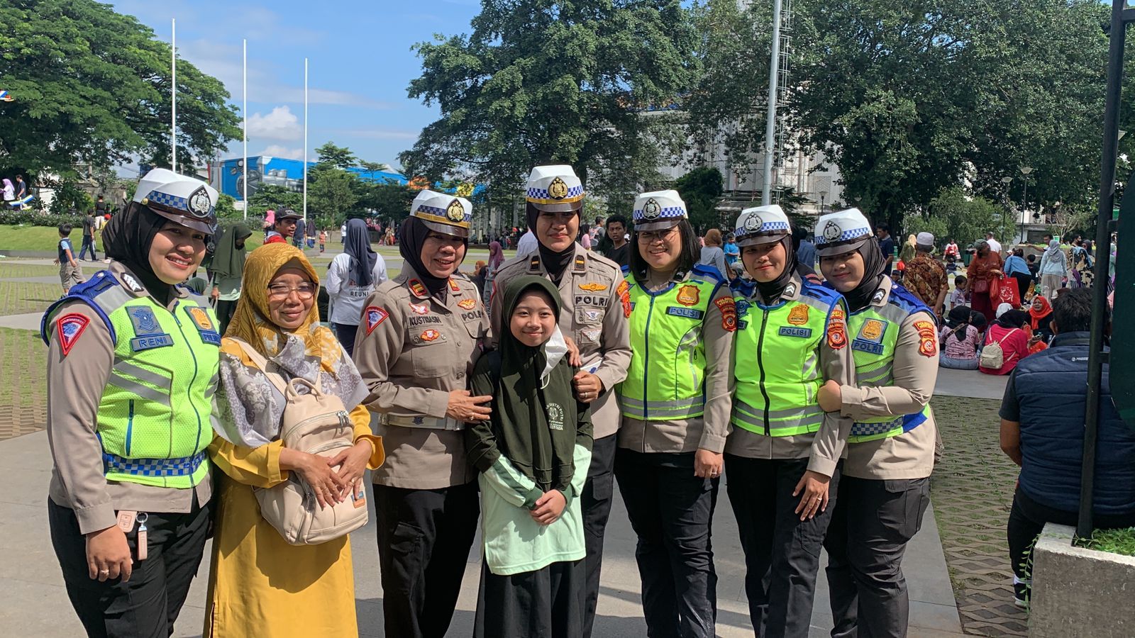 Kegiatan Patroli Polisi Santun oleh Polwan Satlantas Polresta Bogor Kota